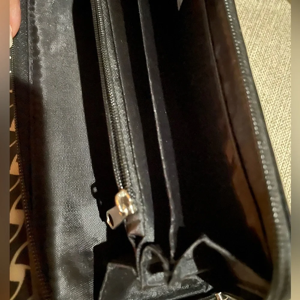 RARE FIND Vintage wallet w calculator gold tone snap closure & lots of Storage